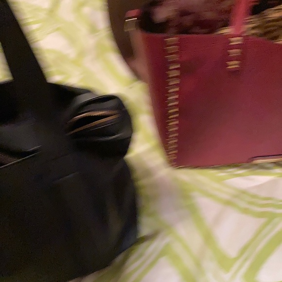 Sold🔴🔴Preowned Tote bundle - Picture 9 of 9